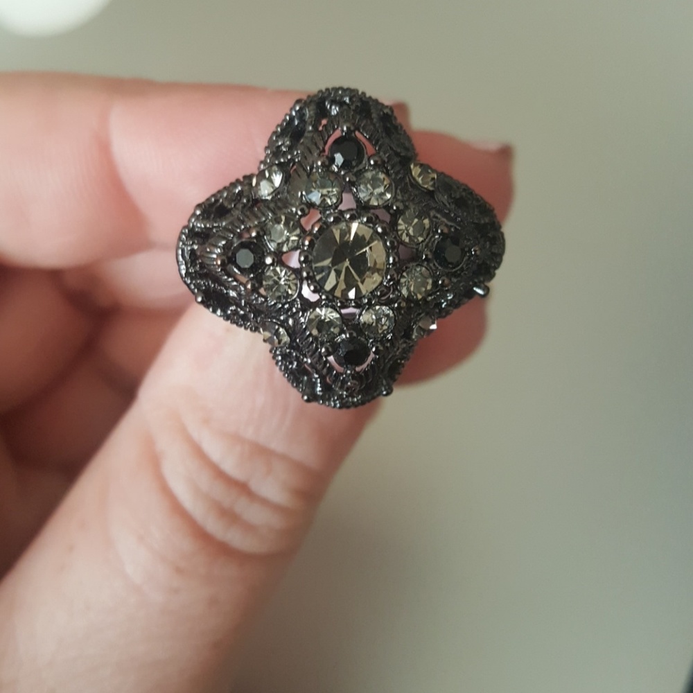 Ring - Picture 2 of 2